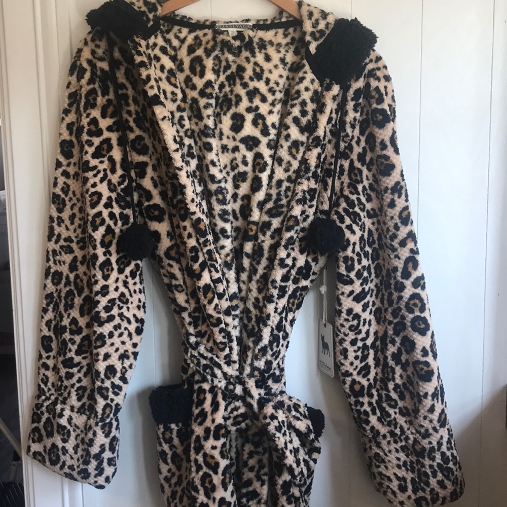 Fuzzy Robe - Picture 3 of 7